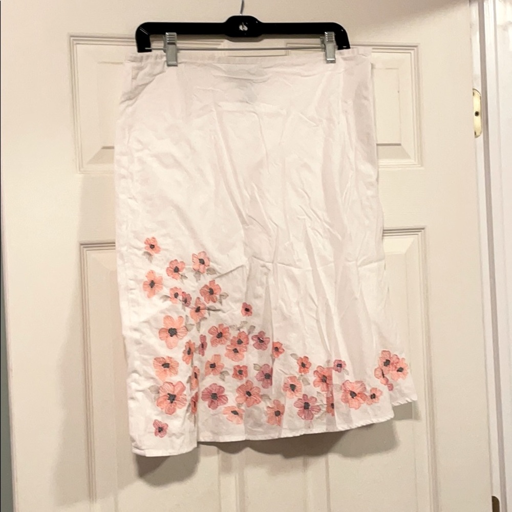 Airy mini skirt